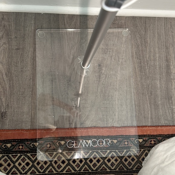 GLAMCOR GLOBAL - Horizon white/silver + Flat Base Stand - Picture 3 of 3